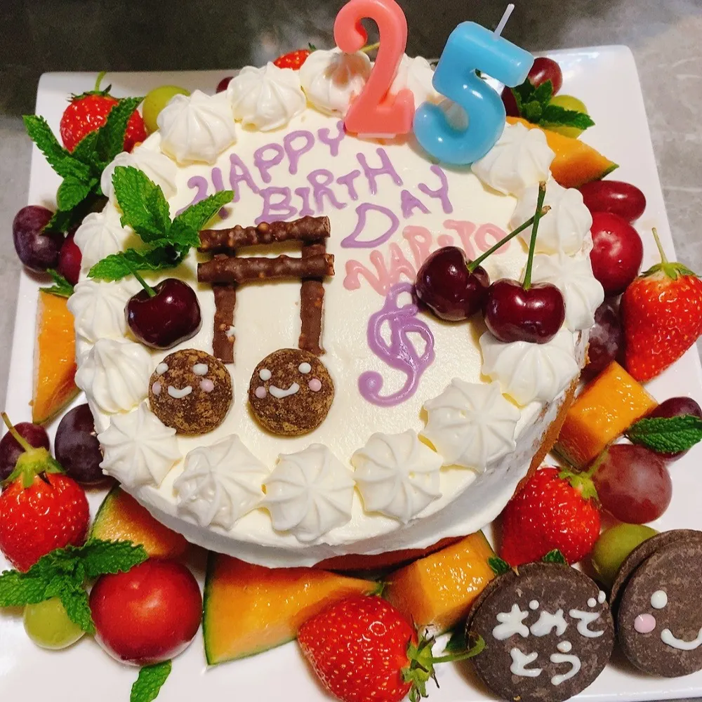 【絵本作家25歳の息子へ】手作りバースデーケーキ今年は音符🎵ケーキ　愛情ケーキ　絵を描くように作る　