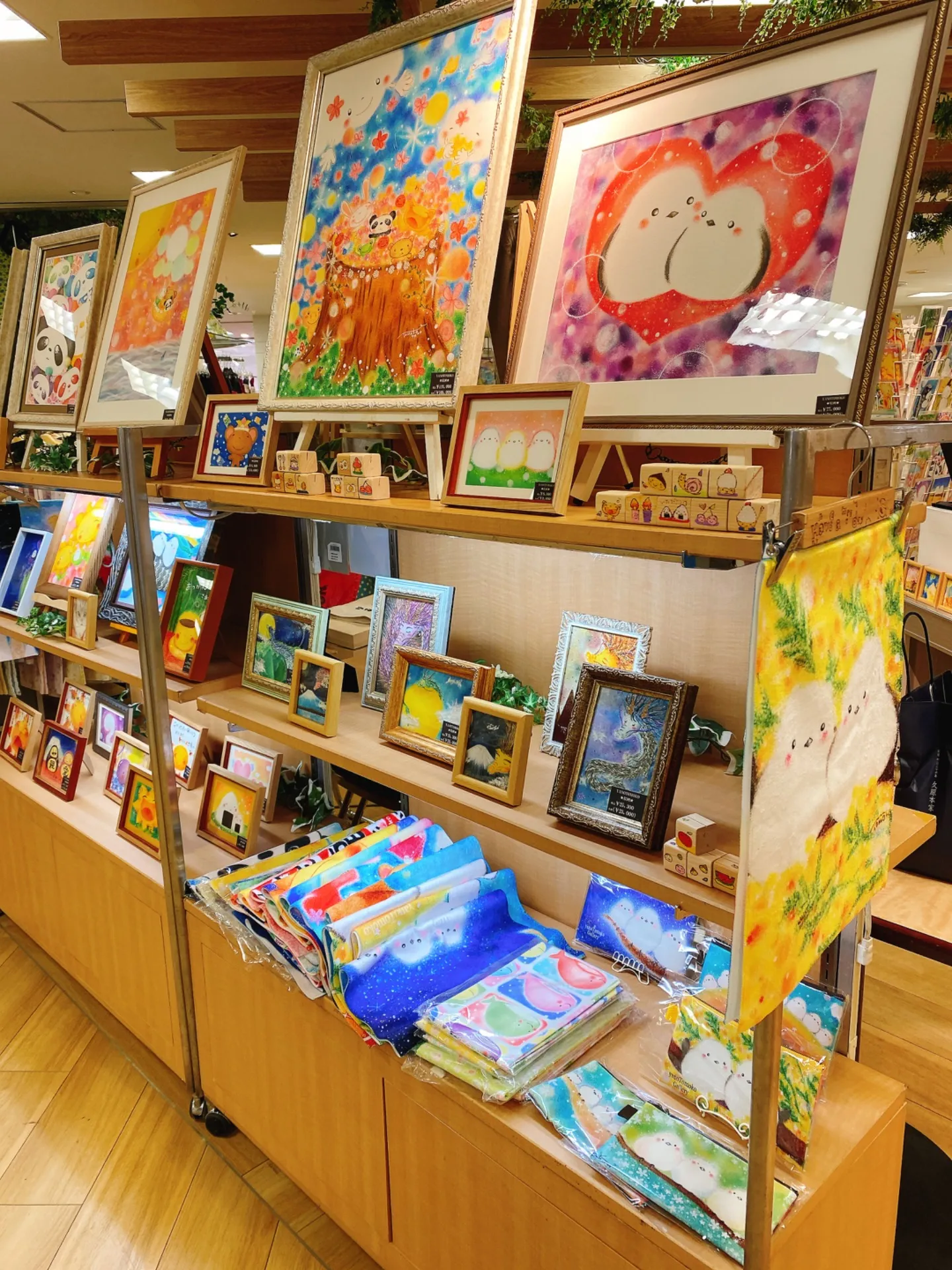 泉北タカシマヤ　〜やのともこ展〜ホスピタルアート　旅するシマエナガ