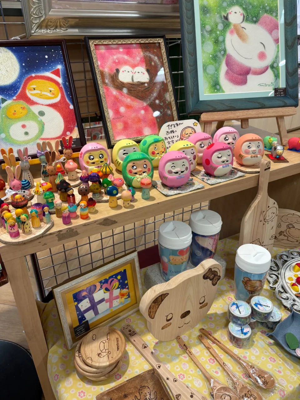 イロトリドリの色に包まれる展示会 泉北髙島屋 ホスピタルアート